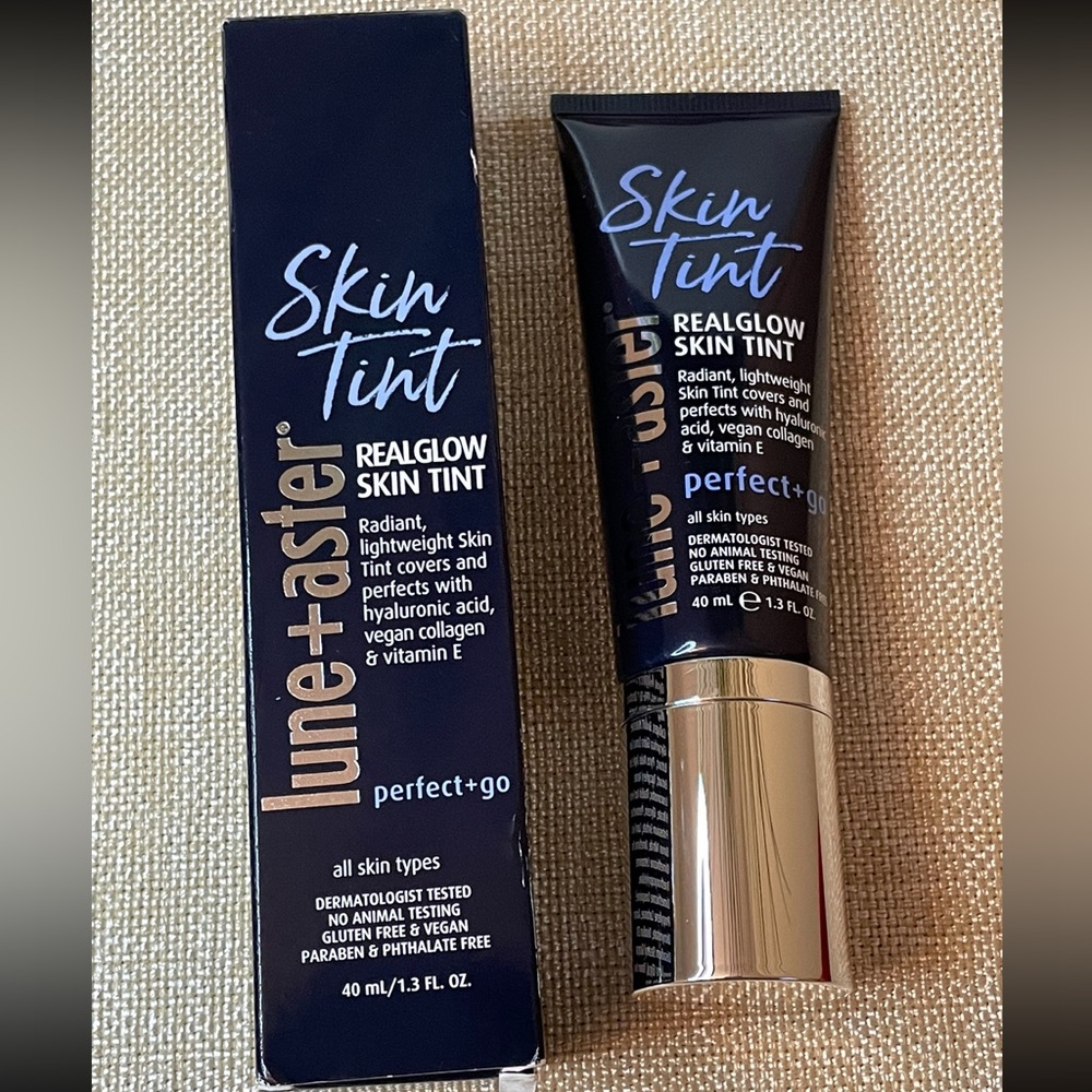 Lune+Aster RealGlow Skin Tint in (15)Vanilla